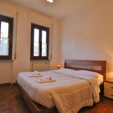 Sleeps 6 דירה